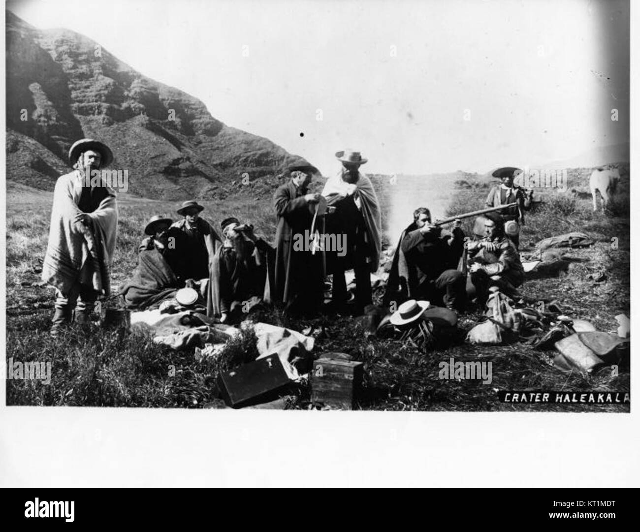 Una fotografia del cratere Haleakala, scattata da Brother Bertram, che evidenzia le caratteristiche geologiche uniche e il paesaggio mozzafiato di questo paesaggio vulcanico delle Hawaii. Foto Stock