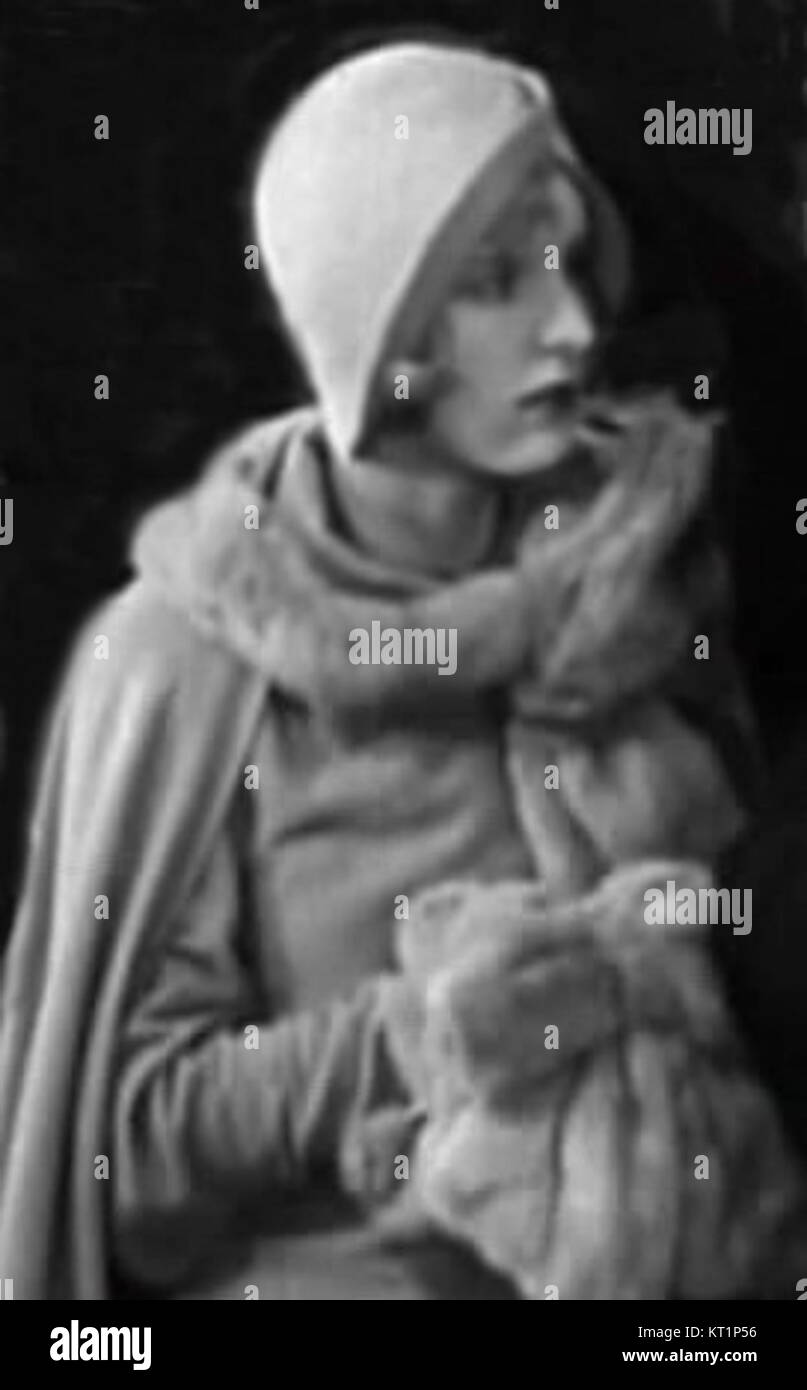 Diane Ellis è presente nel film *High Voltage*, un film d'azione degli anni '1970 noto per le sue scene frenetiche e i personaggi dinamici. Foto Stock