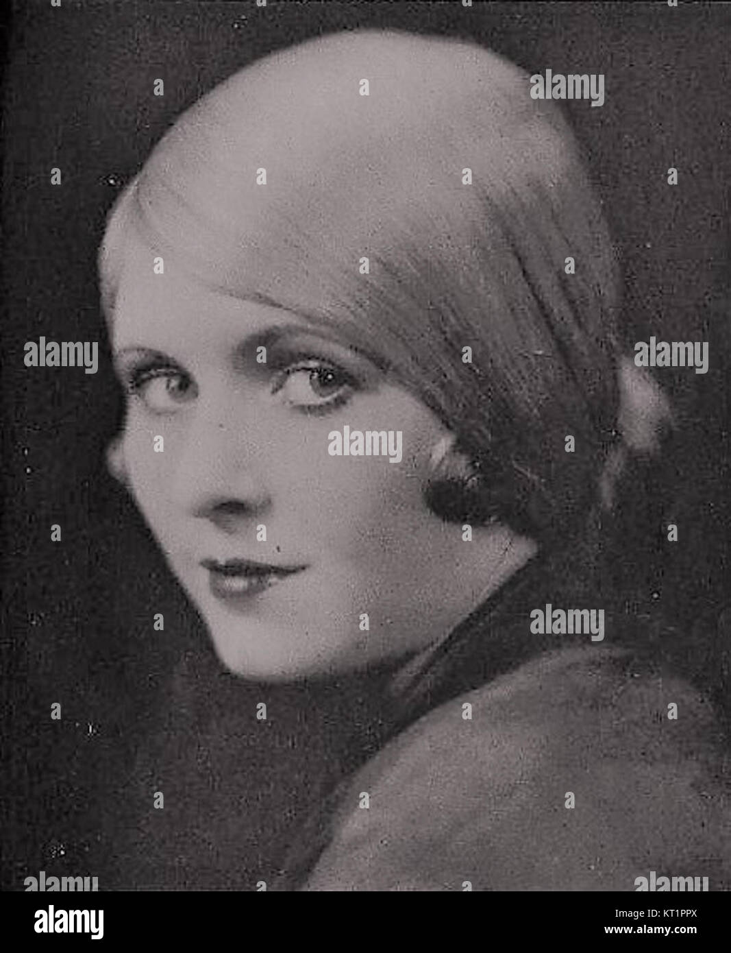 Dorothy Seastrom era una figura notevole nella fotografia, nota per la sua prospettiva unica e i suoi contributi alle arti visive Le sue opere mostrano la sua padronanza del mezzo e il suo impatto sulla fotografia come forma d'arte. Foto Stock