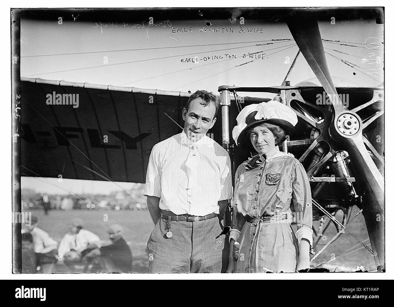 Earle Ovington fu un pioniere dell'aviazione, noto per i suoi primi contributi alla storia dell'aviazione, tra cui un volo pionieristico per posta aerea nel 1911. Foto Stock