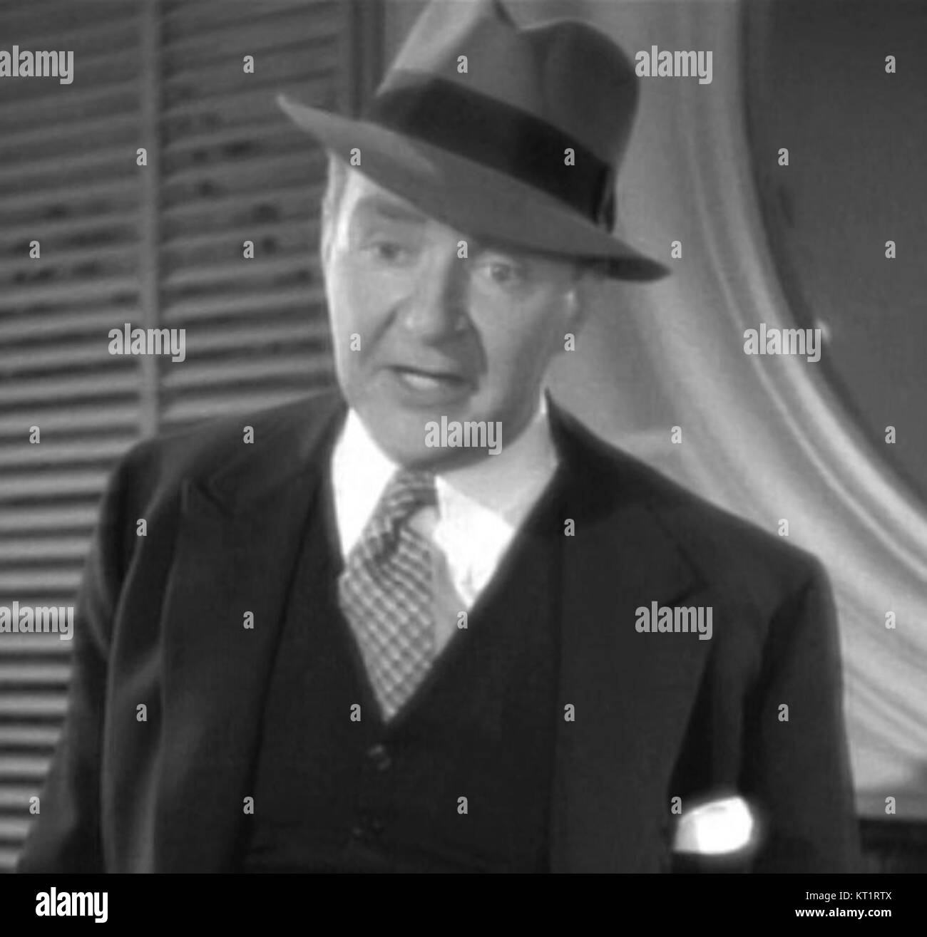 Edward Gargan è apparso nella classica commedia "My Man Godfrey" del 1936, interpretando un ruolo di supporto notevole in questo iconico film dell'epoca. Foto Stock