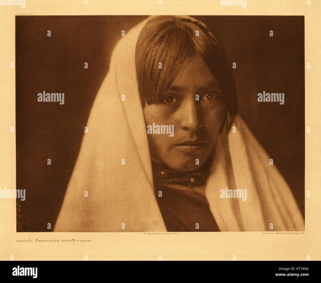 Una fotografia della Edward S. Curtis Collection, raffigurante le popolazioni indigene come parte della sua ampia documentazione sulle culture dei nativi americani all'inizio del XX secolo. Foto Stock