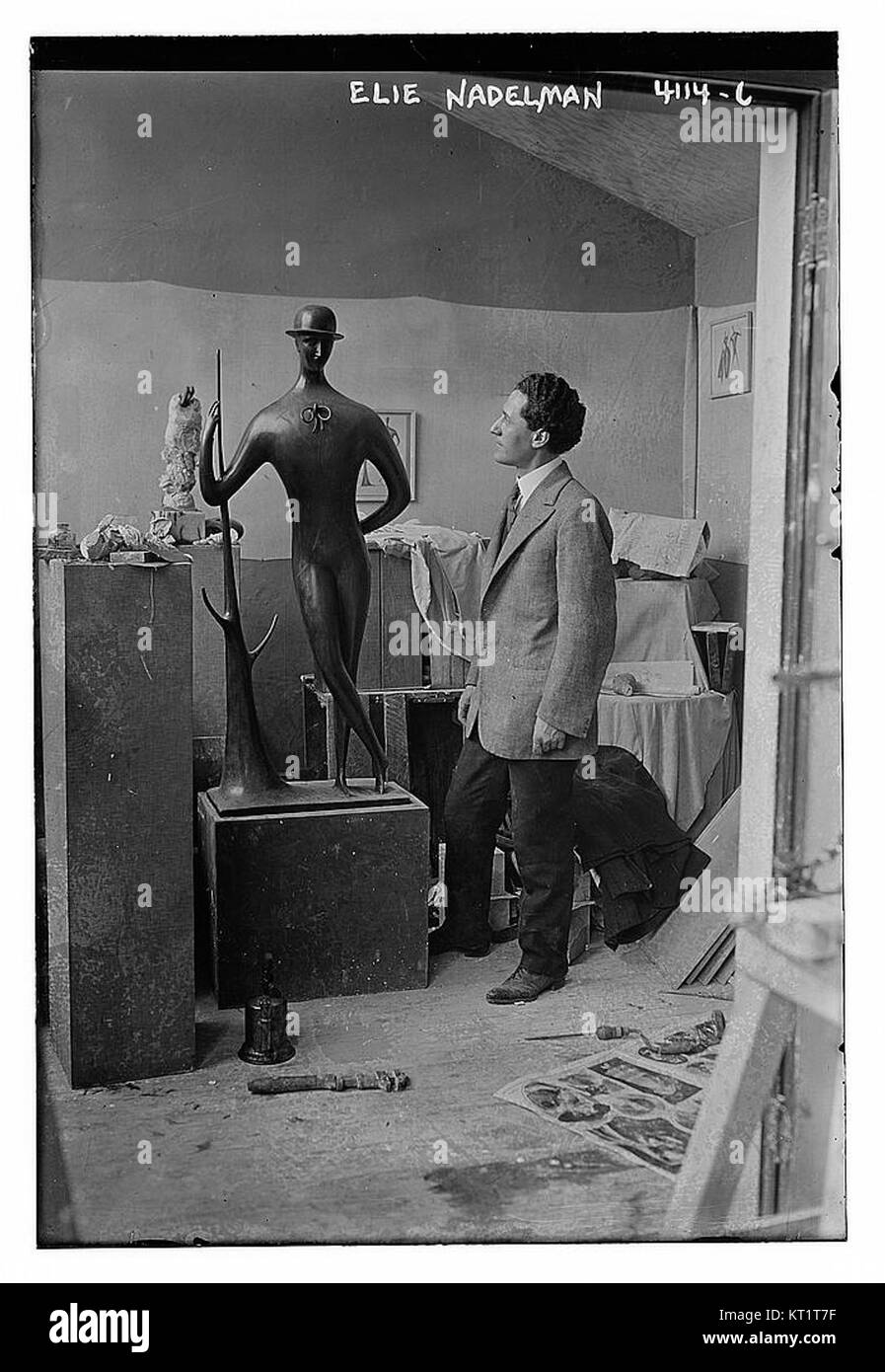 Elie Nadelman è stato un artista polacco-americano noto per il suo lavoro nella scultura, nel disegno e nella pittura. Il suo stile innovativo mescolava tradizioni classiche e popolari, creando opere raffinate e rustiche. Il lavoro di Nadelmanâ è celebrato per il suo mix distintivo di modernismo e patrimonio culturale. Foto Stock