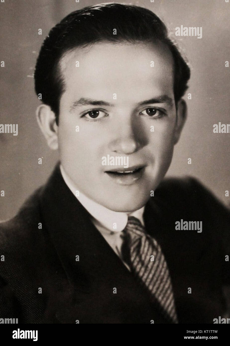 Eric Linden è stato un attore nel film degli anni '1930 *Born to Gamble*. Conosciuto per i suoi ruoli nei primi film di Hollywood, Linden apparve in diverse produzioni durante l'era pre-codice di Hollywood. Foto Stock