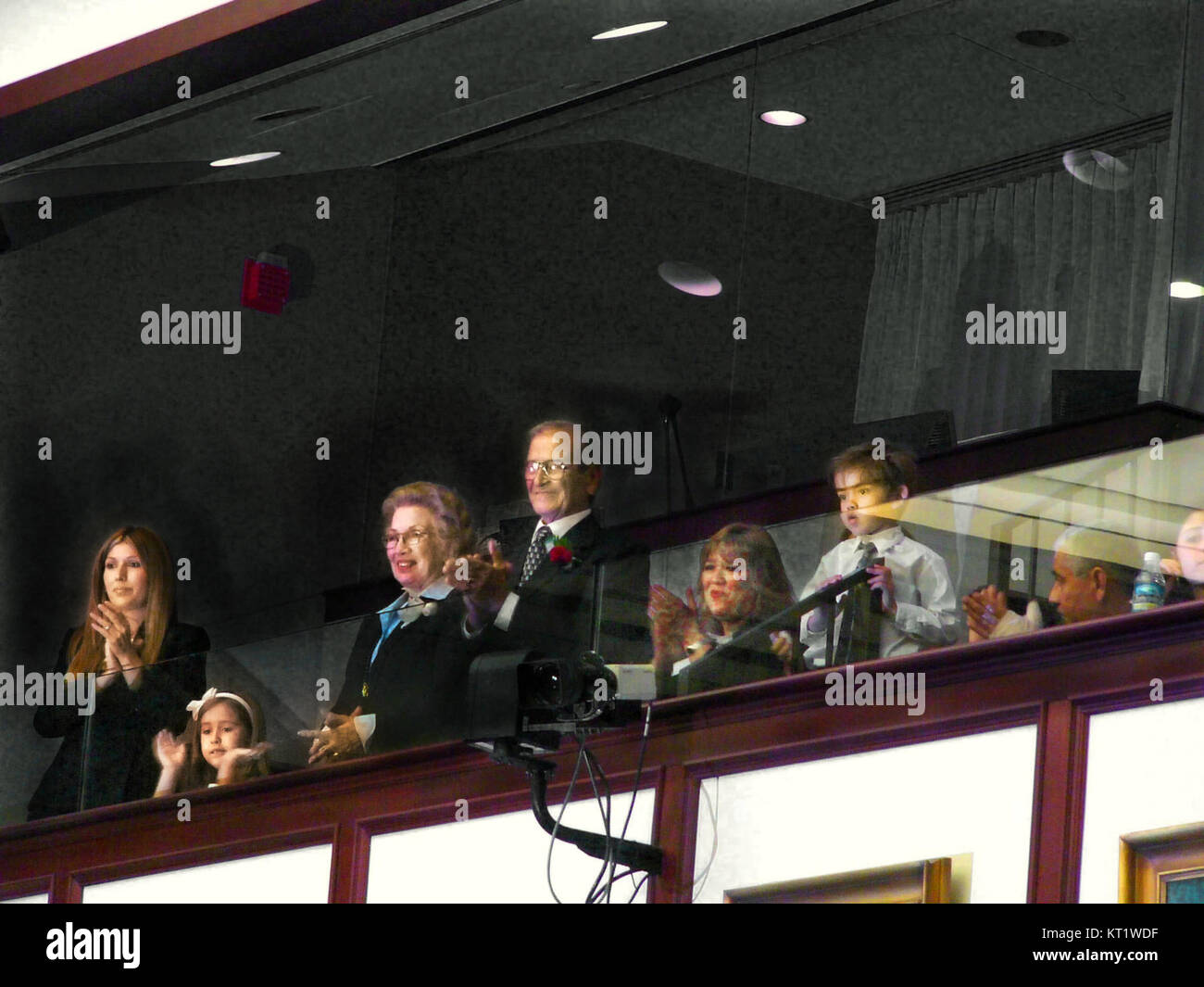 Dopo la selezione di Marco Rubioâ come Presidente della camera, la sua famiglia è stata vista applaudire, segnando un momento significativo nella sua carriera politica. Questo momento riflette l'impatto personale e pubblico del suo successo. Foto Stock