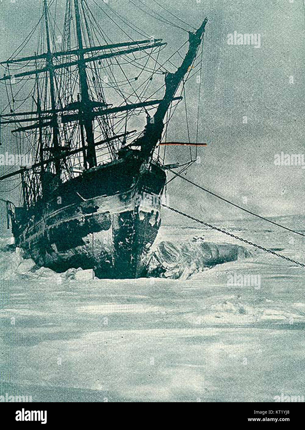 L'immagine intitolata "32684 A Black, Giant Skeleton Marooned in the gelide waste of Teplitz Bay" raffigura una scena impressionante e inquietante. Questo pezzo può riguardare temi storici, artistici o mitologici legati a un evento immaginario o immaginario a Teplitz Bay. Foto Stock