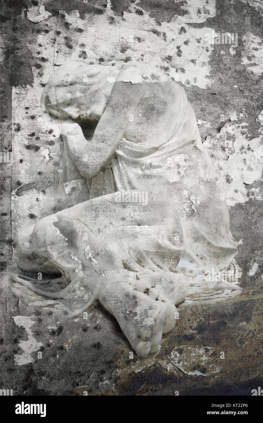 La fantasia di una statua femminile che dorme un grungy texture Foto Stock