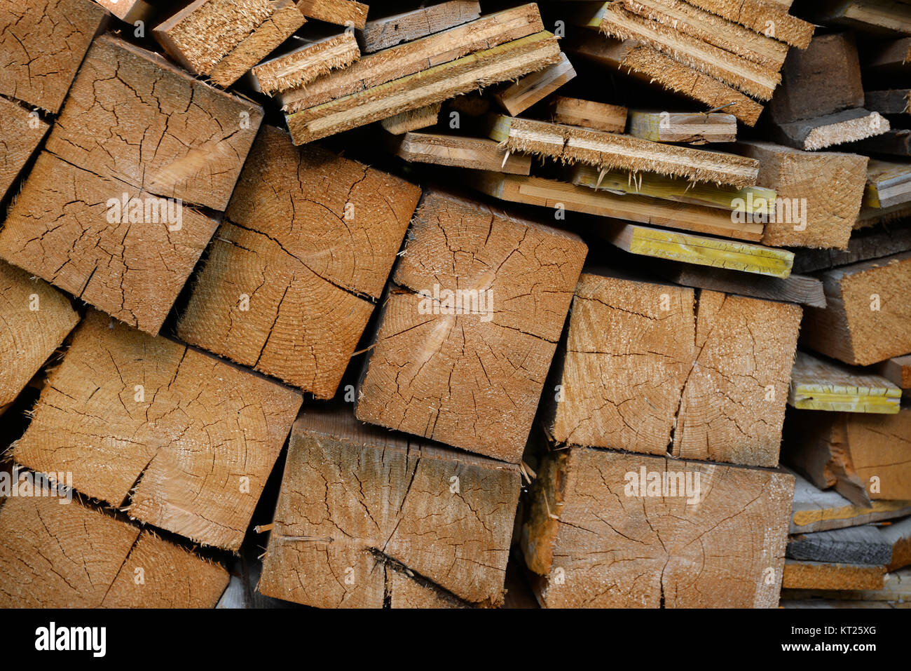 Brennholz, holz, holzstoß, energie, energieträger, feuerholz, kaminholz, geschnittem, nutzholz, ofenholz Foto Stock