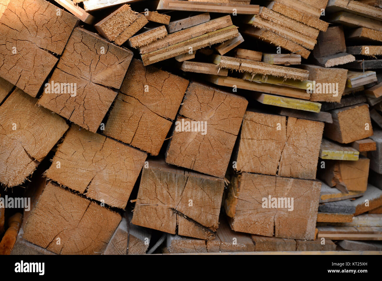 Brennholz, holz, holzstoß, energie, energieträger, feuerholz, kaminholz, geschnittem, nutzholz, ofenholz Foto Stock