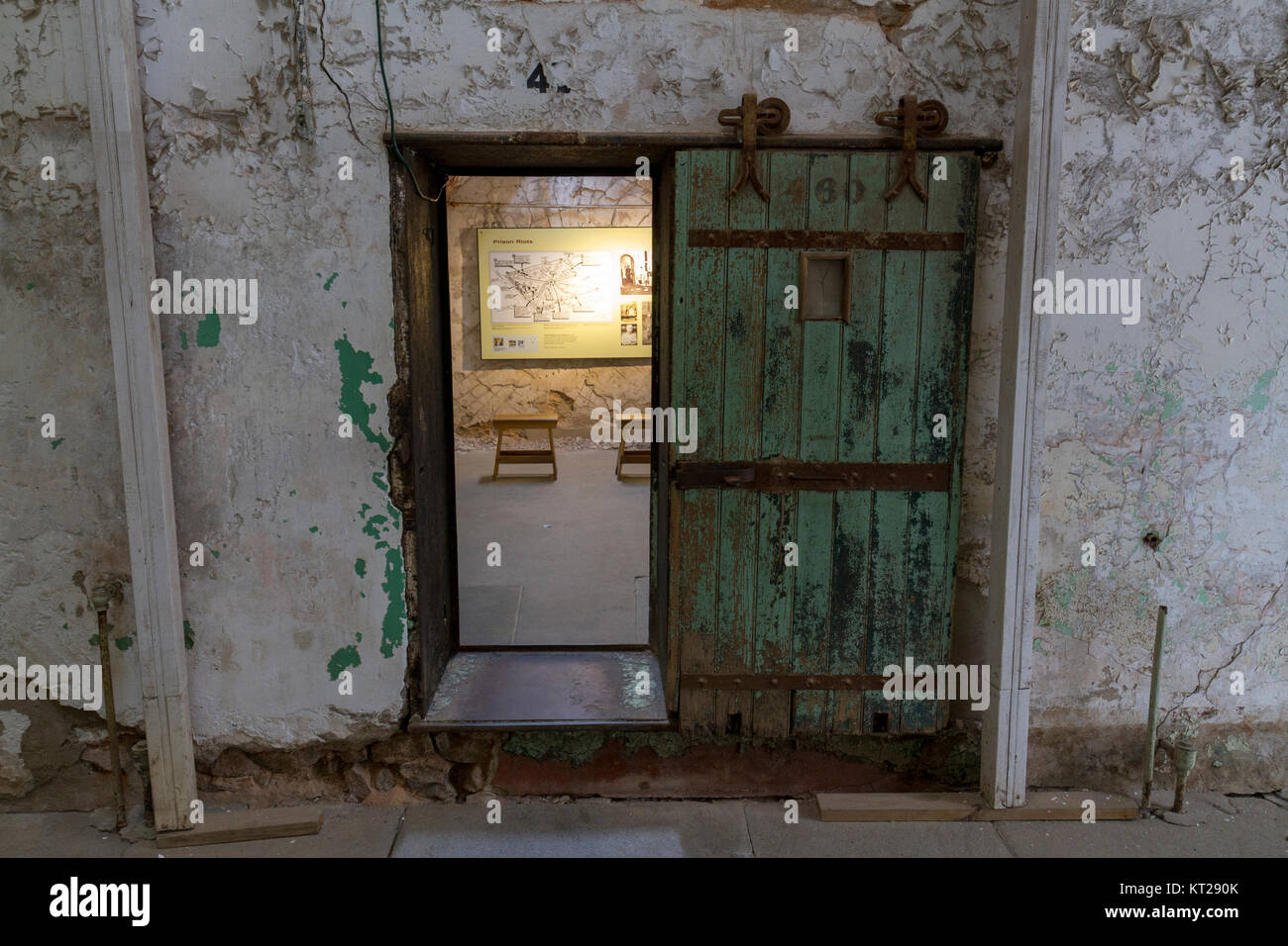 Cella 68 nel blocco di cella 7nello stato orientale penitenziario sito storico, Philadelphia, Stati Uniti. Foto Stock