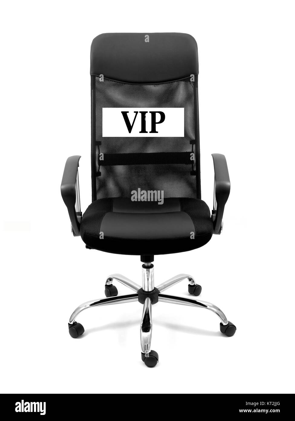 Una sedia per ufficio isolata contro uno sfondo bianco Foto Stock