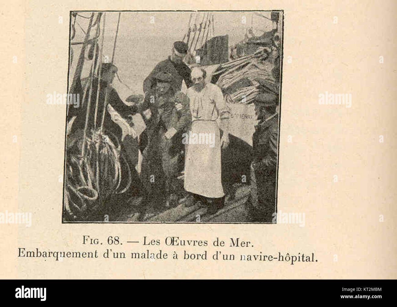 "Oeuvres de Mer embarquement d'un malade a bord d'un navire-hopital" raffigura l'imbarco di un malato su una nave ospedaliera, una scena che mette in evidenza la pratica storica delle cure mediche in mare durante la guerra o le emergenze. Foto Stock