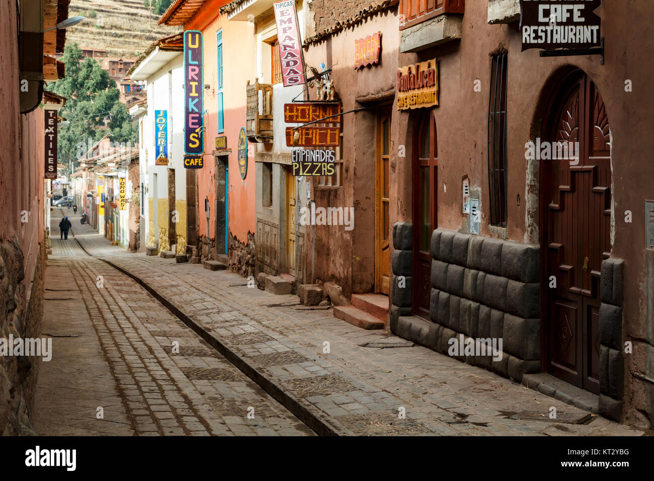 Scena di strada, villaggio di Pisac, Cusco, Perù Foto Stock
