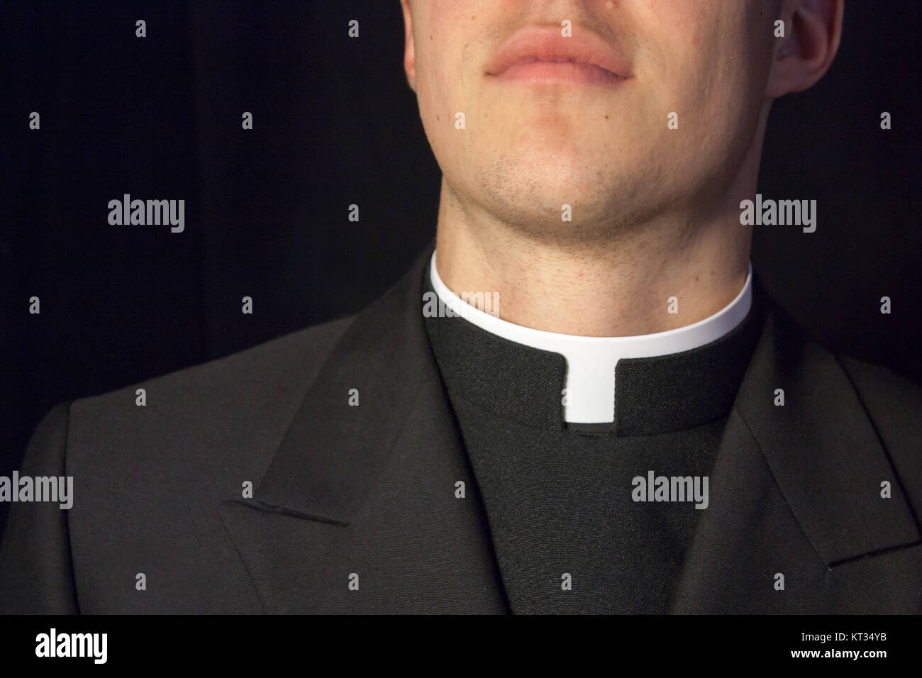 Close-up del sacerdote il collare Foto Stock