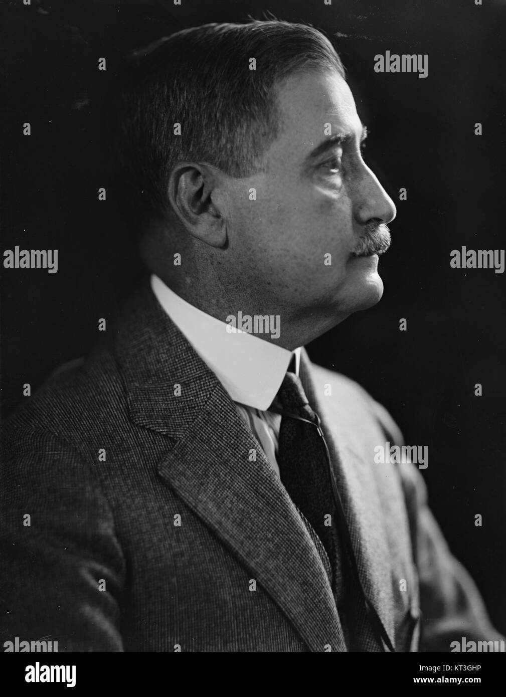 Una fotografia storica o un ritratto di Frank B. Noyes, che cattura il suo aspetto o il suo coinvolgimento nella sua professione o nella sua vita pubblica. Foto Stock