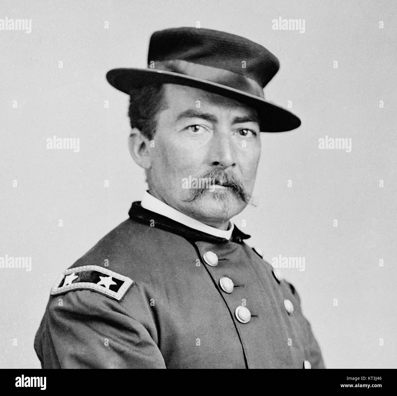 Un'immagine ritagliata del generale Philip H. Sheridan, un importante generale dell'Unione durante la guerra civile americana. Conosciuto per le sue tattiche aggressive e la sua leadership, Sheridan giocò un ruolo cruciale in diverse battaglie significative, contribuendo alla vittoria dell'Unione. Foto Stock