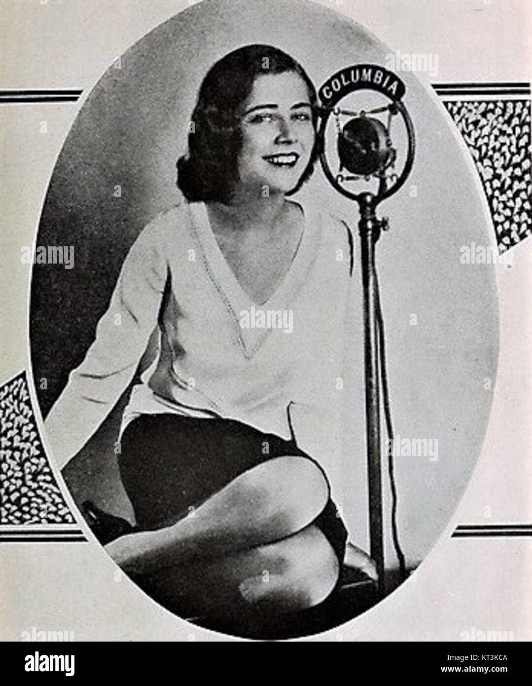 Gloria Shea è una figura nota per i suoi successi in vari campi, tra cui l'intrattenimento e i media. La sua carriera e il suo impatto sono stati riconosciuti negli ambienti pubblici. Foto Stock