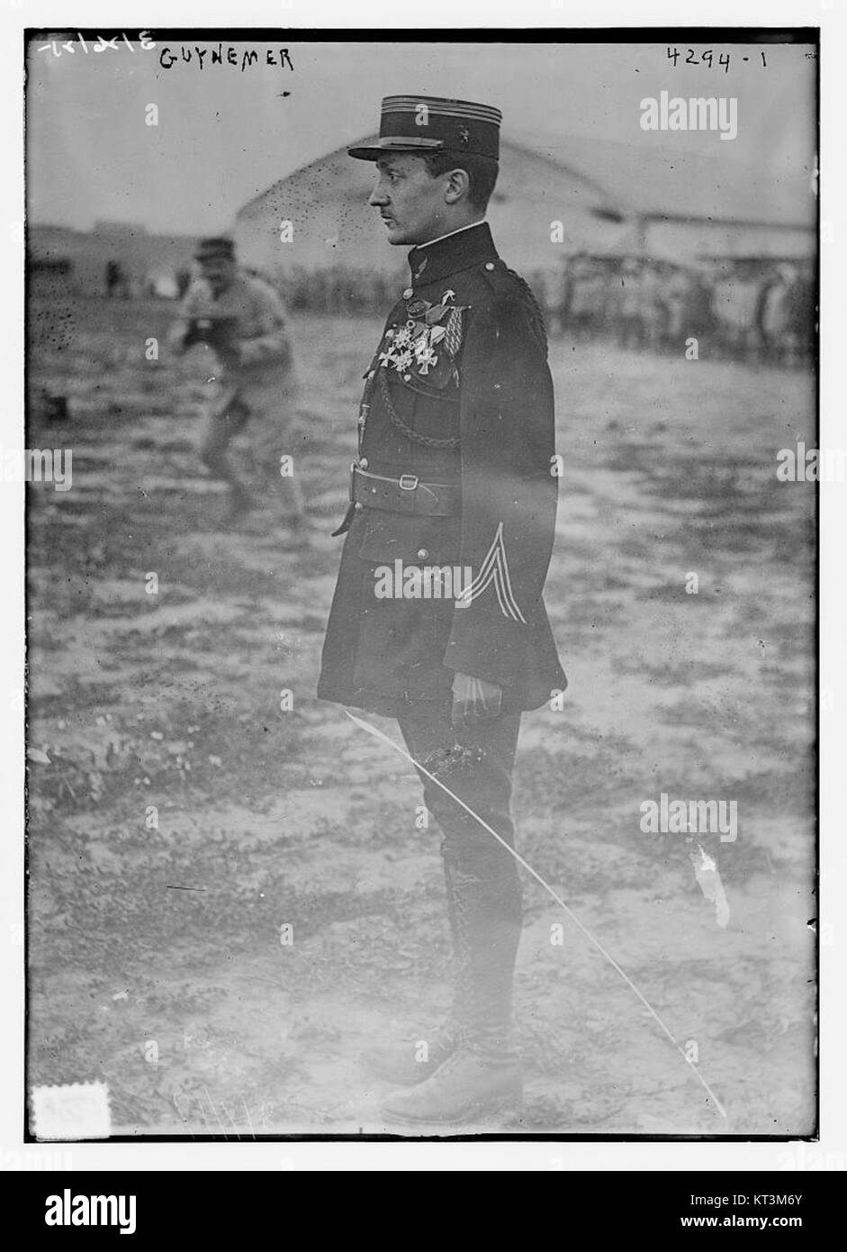 Un ritratto o un'immagine di George Guynemer, un asso dei combattenti francesi durante la prima guerra mondiale, che divenne un eroe nazionale in Francia. Era noto per le sue eccezionali abilità e il suo coraggio, avendo abbattuto 53 aerei nemici prima della sua morte in combattimento. Foto Stock