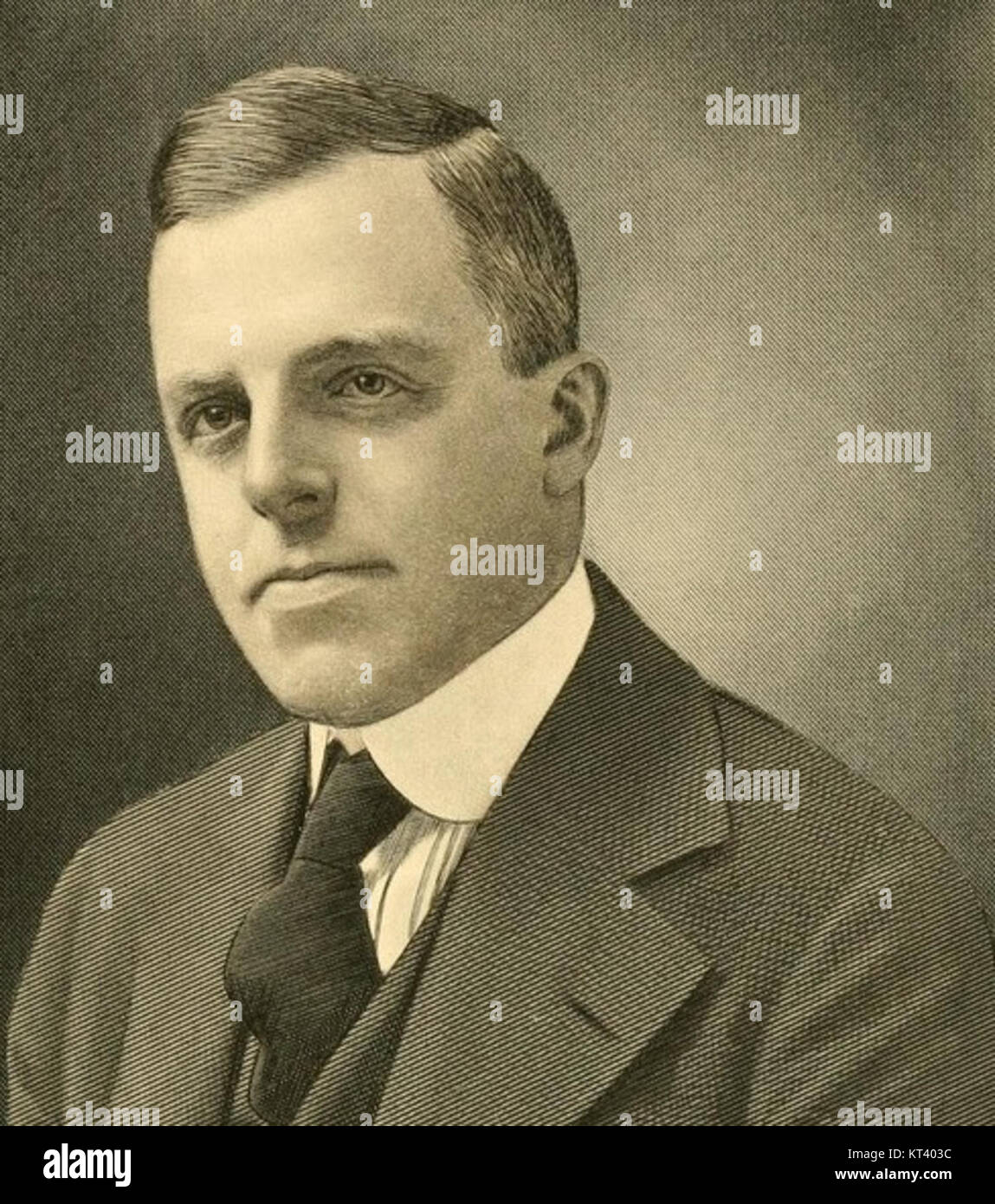 Joseph Buell Ely fu una figura politica americana e il 56° governatore del Massachusetts. Fu governatore dal 1931 al 1935 ed era noto per le sue politiche progressiste durante la grande depressione. Il mandato di Ely si concentrò sulle riforme del lavoro, sui lavori pubblici e sulle misure per aiutare le persone colpite dalla crisi economica. Foto Stock
