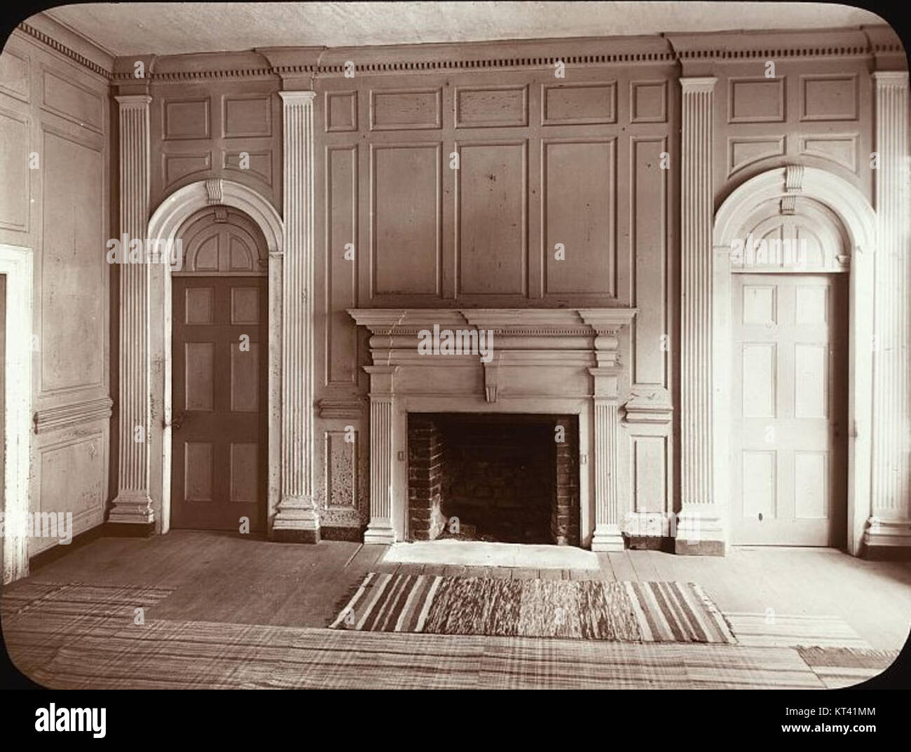 Kittiewan, situato nelle vicinanze di Weyanoke della contea di Charles City, Virginia, dispone di un caminetto storico con un rivestimento rivestito. Questo sito è notevole per il suo significato storico e architettonico nella regione. Foto Stock