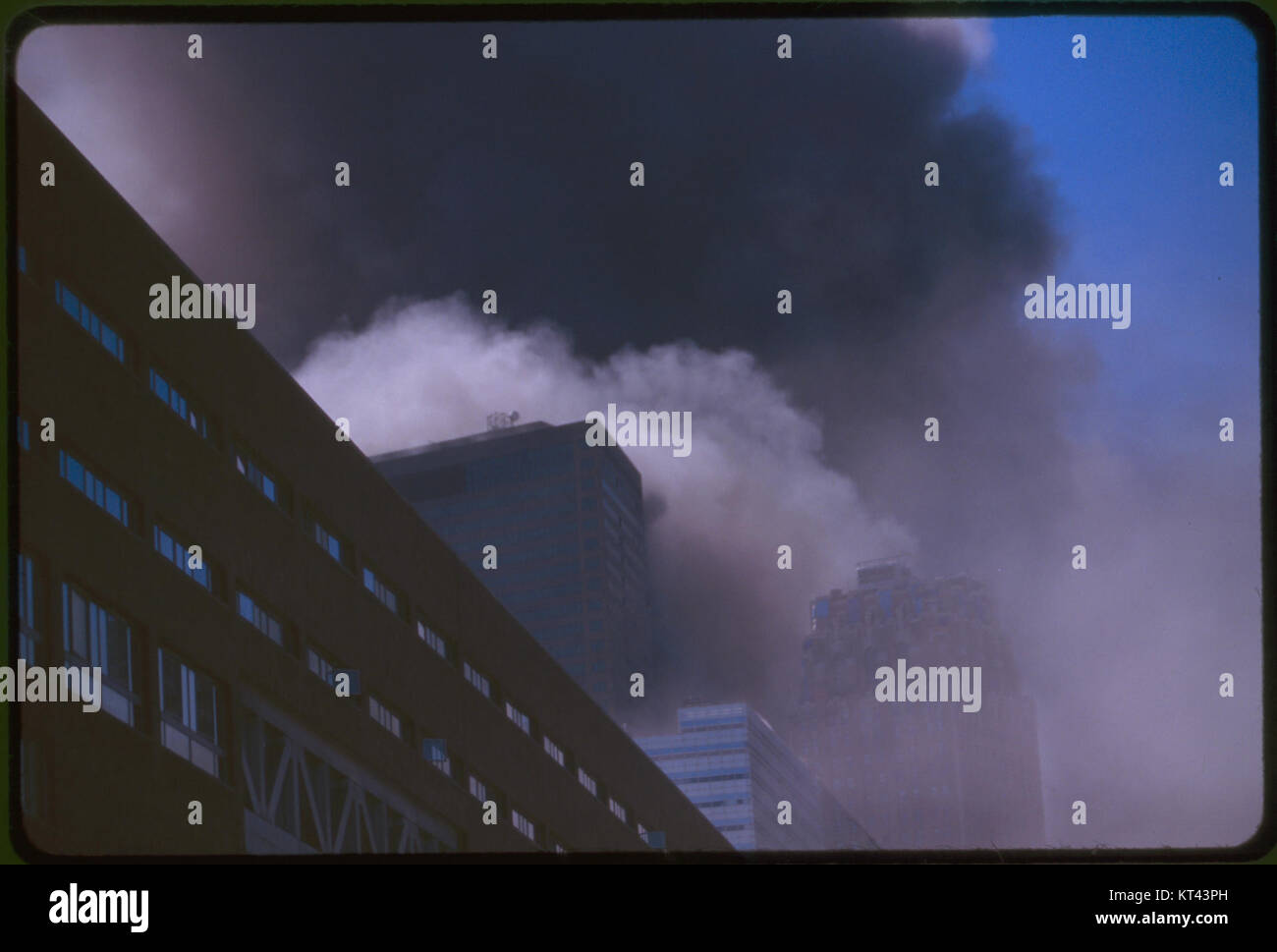 Questa immagine fa parte della collezione Library of Congress, che documenta le conseguenze degli attacchi dell'11 settembre 2001 al World Trade Center. Si tratta di un importante resoconto storico del tragico evento. Foto Stock