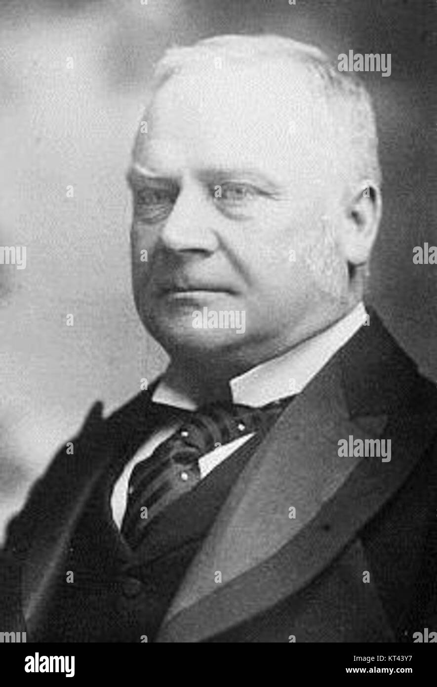 Lord Loreburn, nato nel 1851, è stato un avvocato e politico britannico, noto soprattutto per aver prestato servizio come Lord Cancelliere di Gran Bretagna. La sua carriera legale, il servizio pubblico e il ruolo nella camera dei lord segnarono significativi contributi alla legge e alla politica britannica tra la fine del XIX e l'inizio del XX secolo. Foto Stock