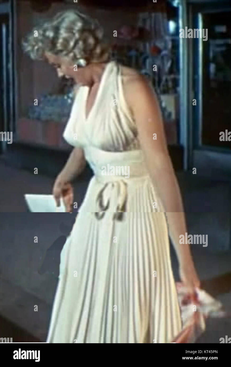 Una scena ben nota del film del 1955 "The Seven Year Itch", con Marilyn Monroe, riconosciuta per il suo iconico abito bianco. Il film è famoso per la sua interpretazione del talento comico e drammatico di Monroeâ. Foto Stock