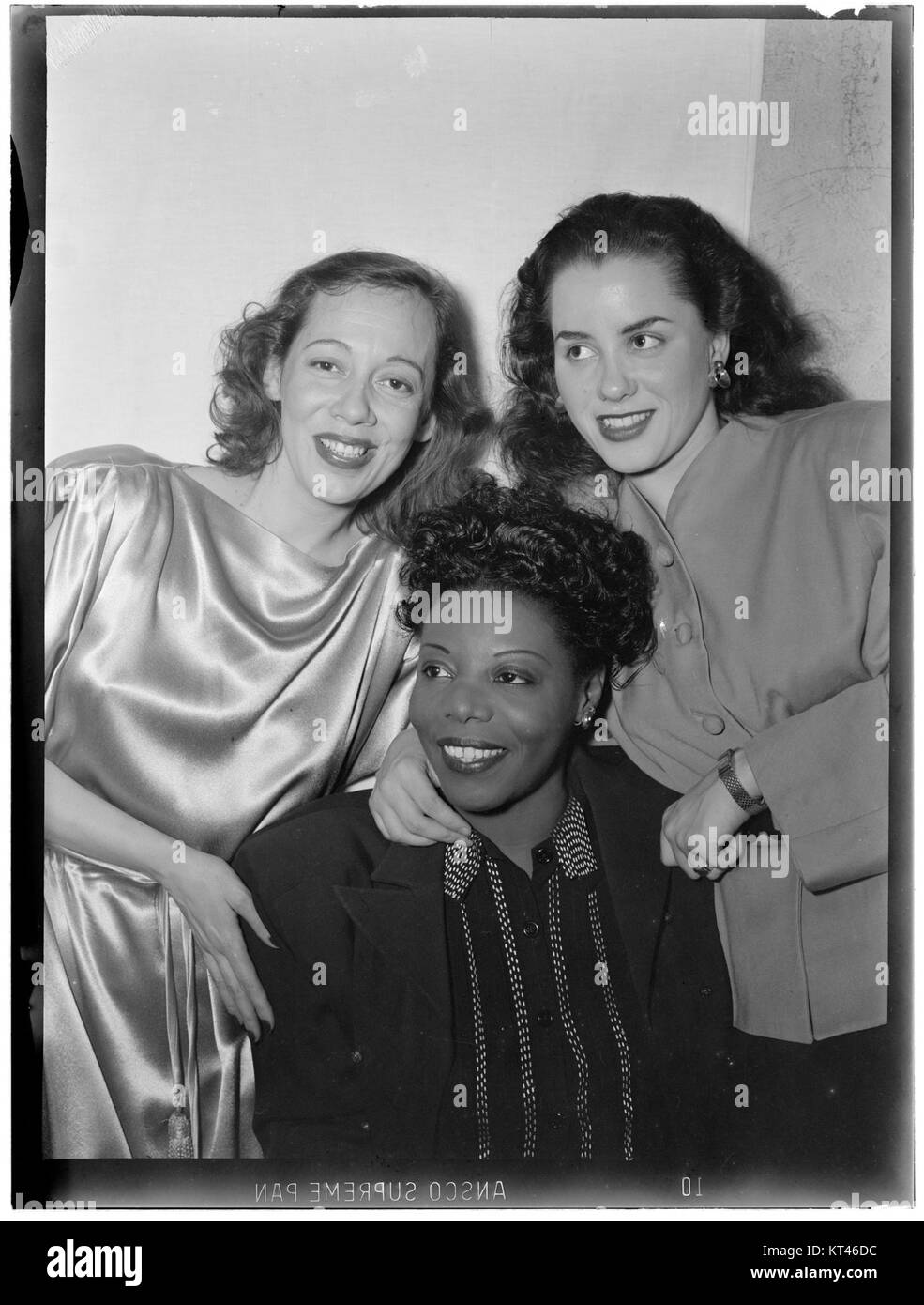 Mary Lou Williams, con Imogene Coca (sinistra) e Ann Hathaway (a destra), tra il 1938 e il 1948 (William P. Gottlieb 15951) Foto Stock