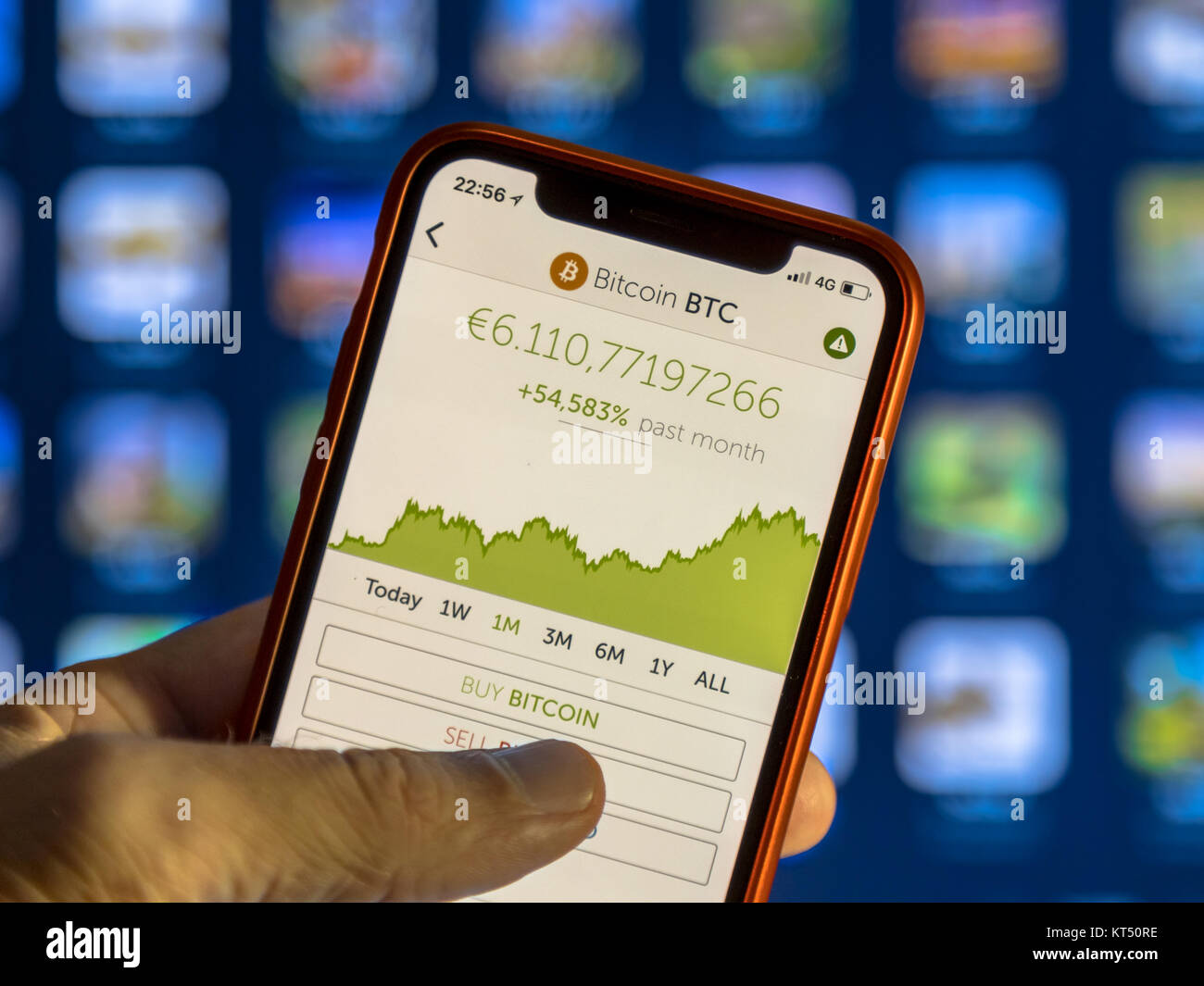 NEW YORK, Stati Uniti d'America - 7 Novembre 2017: Crypto valuta app con il grafico del valore di sviluppo e di acquistare l'opzione bitcion Foto Stock