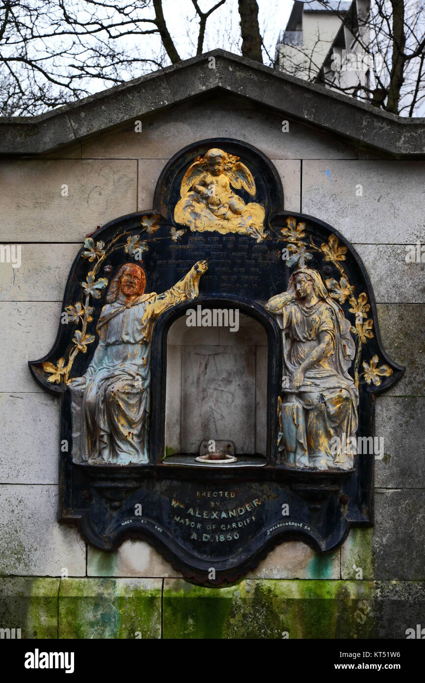 In vecchio stile vittoriano fontana potabile su Kingsway (Boulevard de Nantes e Greyfriars Road) vicino Cathays Park, Cardiff, South Glamorgan, Wales, Regno Unito Foto Stock