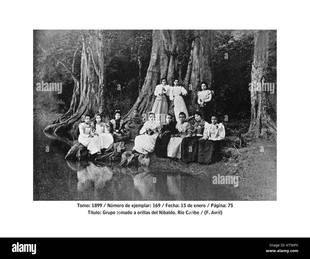 Mujeres en el Rio Nibaldo, dipinto nel 1899, è un'opera d'arte raffigurante donne al Rio Nibaldo. Il pezzo riflette la cultura regionale e la vita quotidiana del tempo, sottolineando il ruolo delle donne in contesti storici. Foto Stock