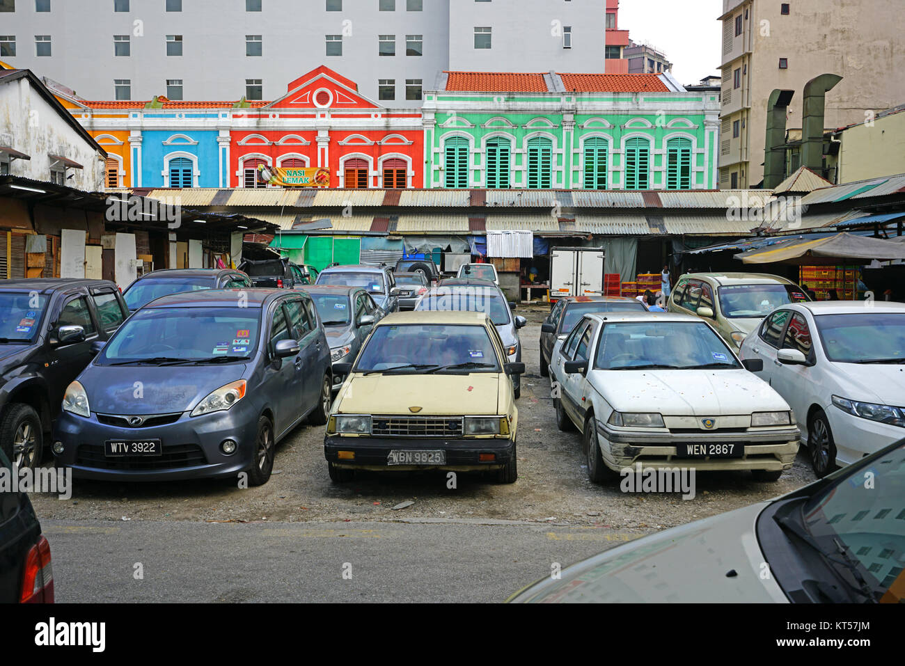 Vista Giorno della Chinatown di Kuala Lumpur in Malesia, intorno a Petaling Street, una zona pedonale per lo shopping con i mercati di strada Foto Stock