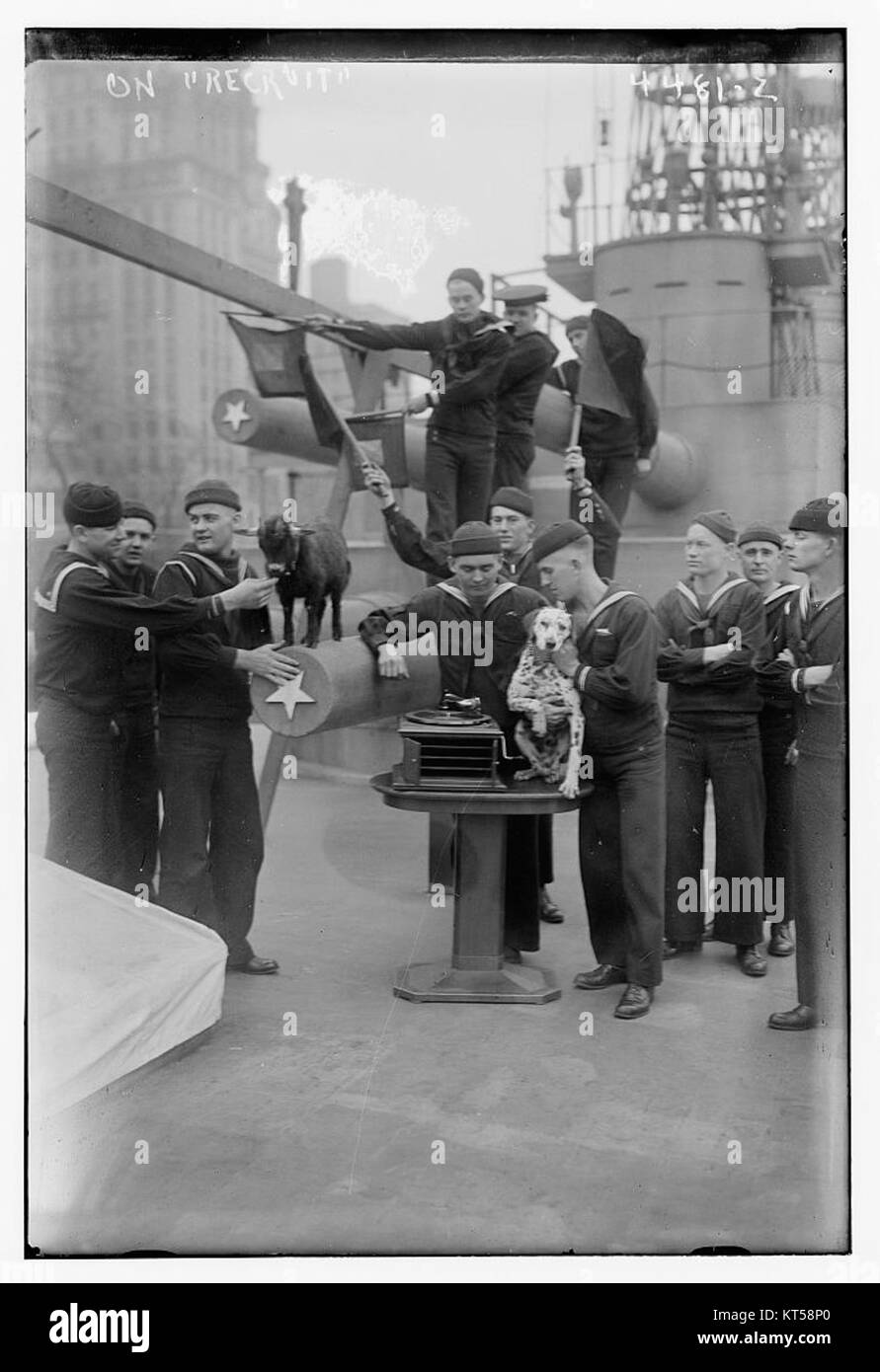 Per RECLUTAMENTO si intende un argomento o un progetto specifico, potenzialmente correlato a iniziative militari o di formazione. Il termine potrebbe riferirsi al reclutamento o al personale coinvolto in un compito specifico. Foto Stock