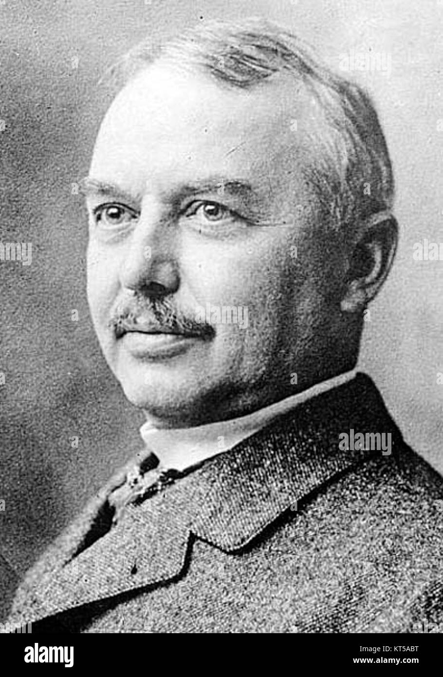 Percivalclement si riferisce a una persona o entità specifica, potenzialmente un artista, un designer o una figura storica. Il titolo suggerisce il riconoscimento o il branding di questa persona o entità in un contesto culturale, artistico o professionale. Ulteriori esplorazioni potrebbero fornire informazioni sulle loro opere o contributi al loro campo, sia nelle arti, scienze o in un altro settore. Foto Stock