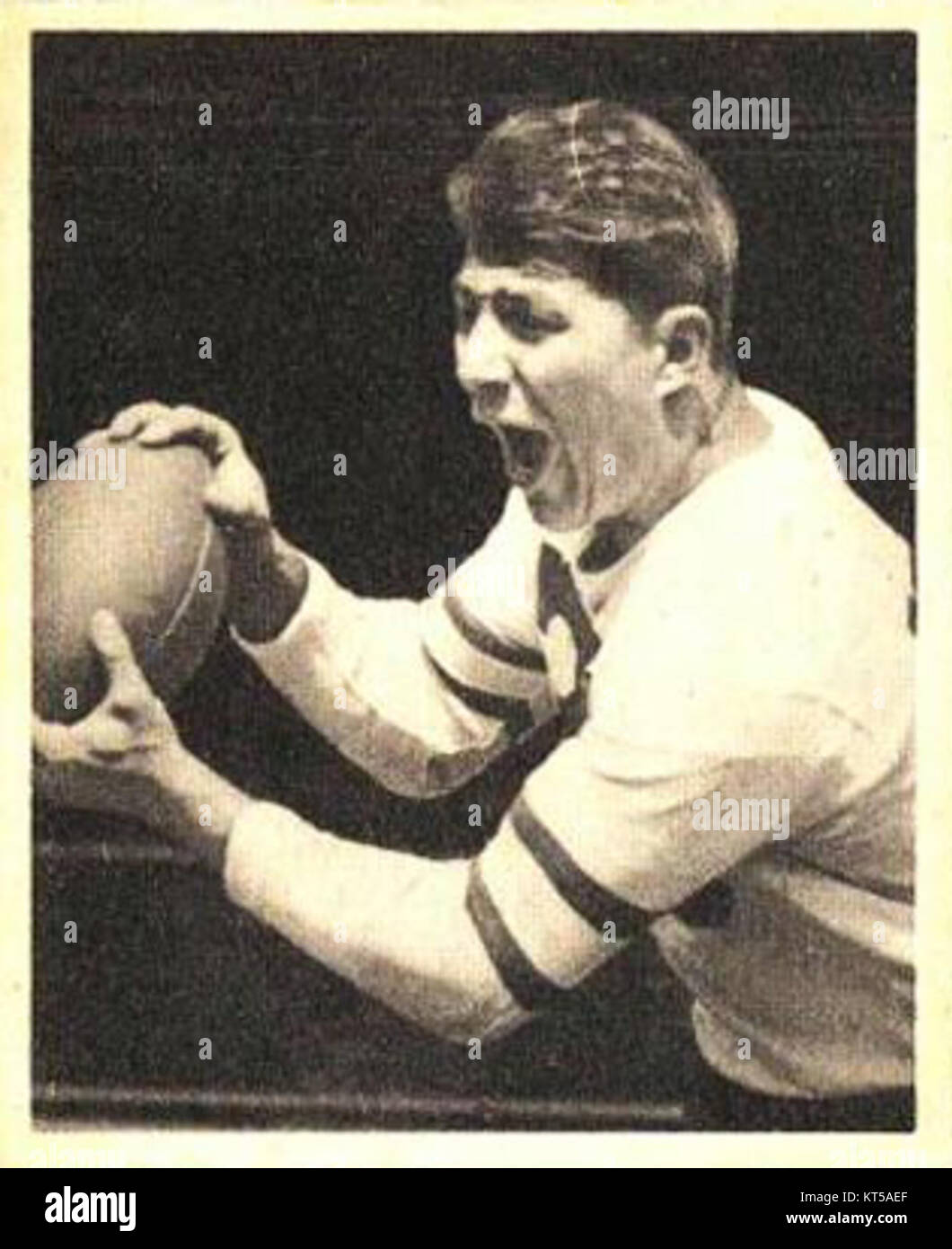Questa card Bowman del 1948 vede la presenza di Pete Pihos, un giocatore di football della Hall of Fame conosciuto per i suoi tempi con i Philadelphia Eagles nella NFL. Foto Stock
