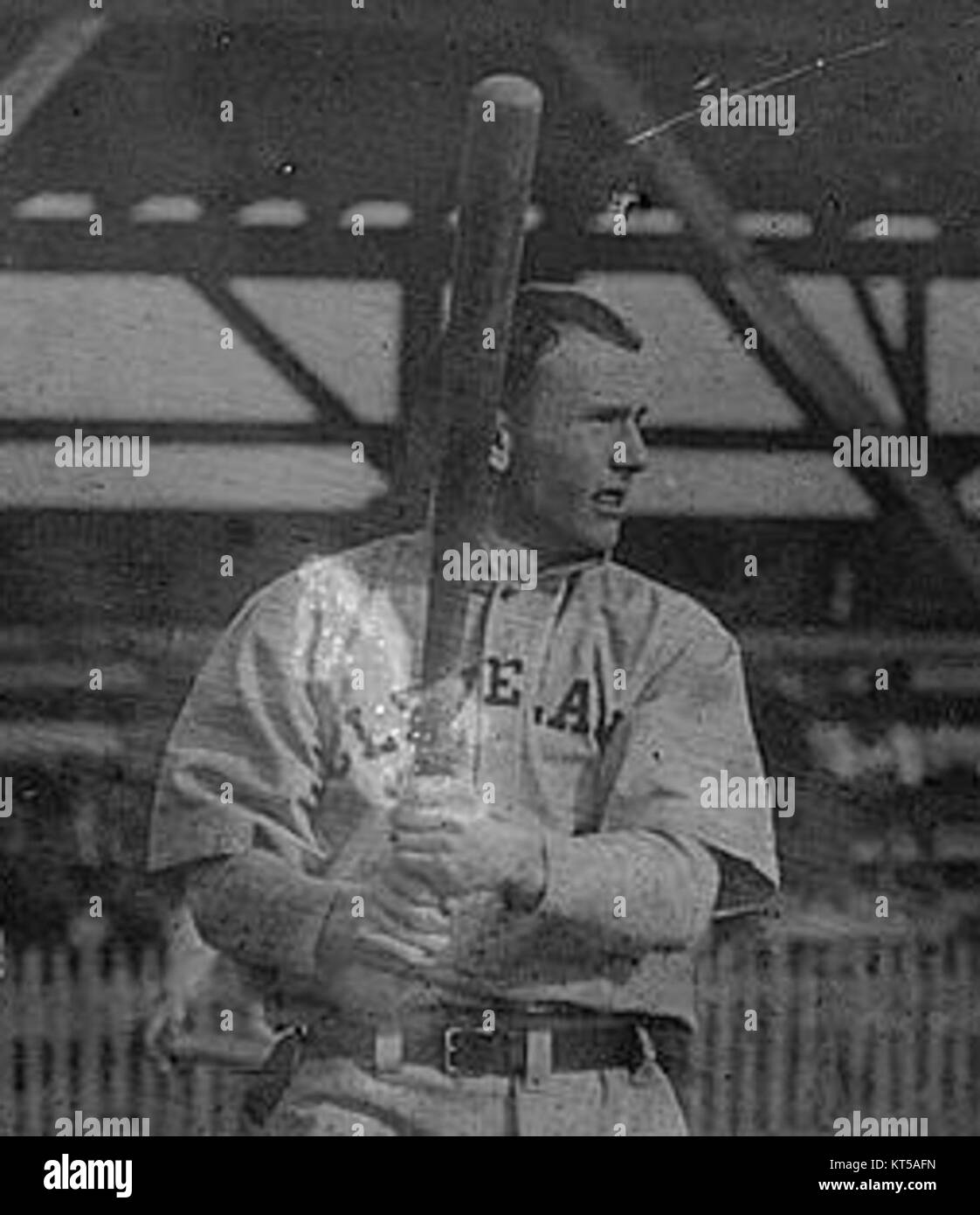 Una fotografia di Pete Shields, potenzialmente un individuo di importanza storica o culturale, forse correlato alla storia locale o a una professione specifica. Foto Stock