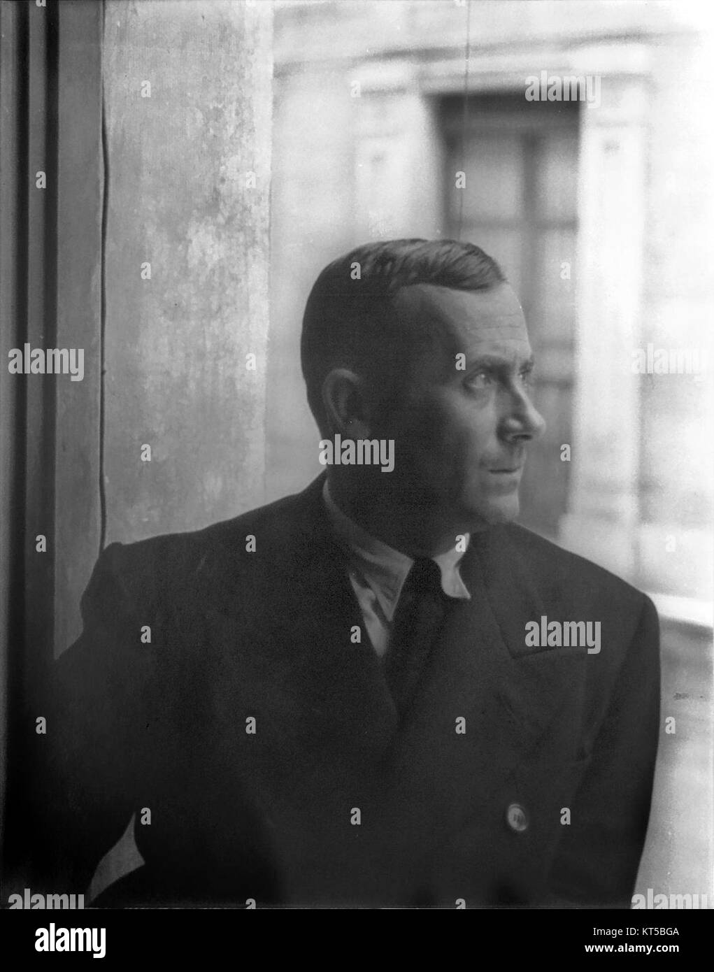 Una fotografia ritratto del pittore e scultore spagnolo Joan Miró, scattata a Barcellona il 13 giugno 1935, che cattura la somiglianza dell'artista durante la sua prima carriera. Foto Stock