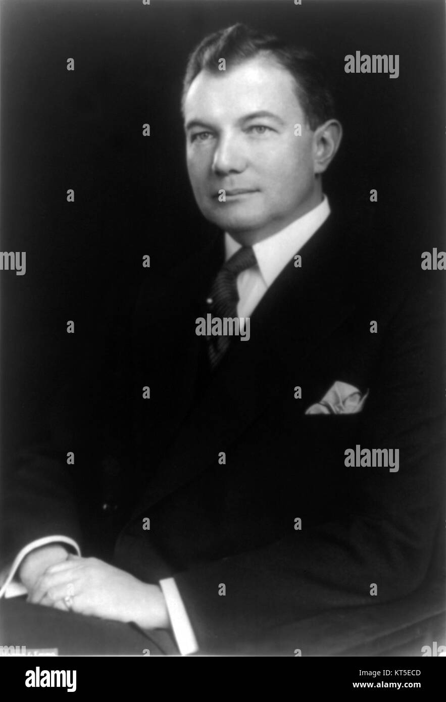 Robert H. Jackson era un avvocato e giurista statunitense di spicco. È noto soprattutto per aver servito come giudice associato della Corte Suprema degli Stati Uniti e come procuratore capo al processo di Norimberga, dove ha svolto un ruolo chiave nel perseguire i criminali di guerra nazisti. Foto Stock