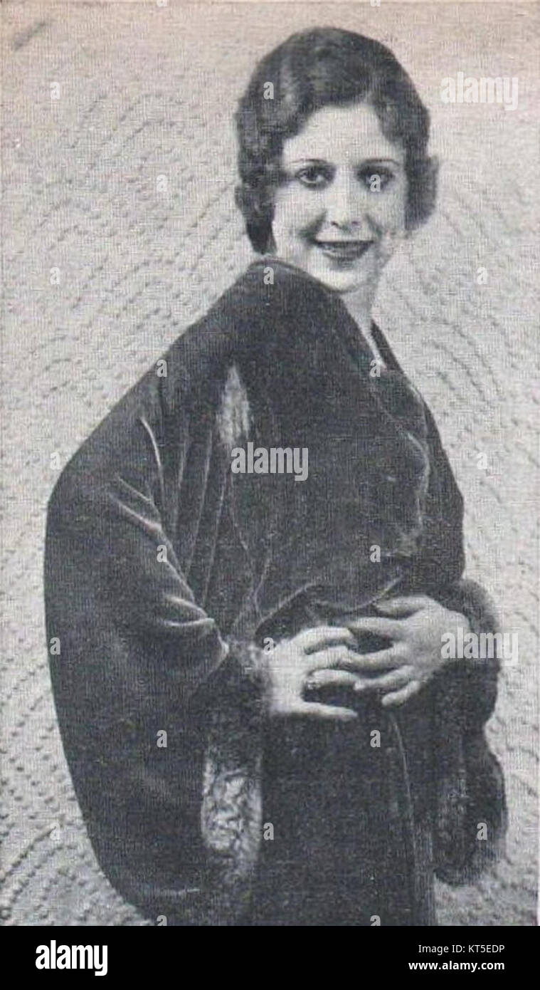 Annette Hanshaw (1901–1985) è stata una cantante jazz statunitense nota come "The Personality Girl". Attiva tra la fine degli anni '1920 e l'inizio degli anni '1930, ha registrato circa 250 canzoni ed è apparsa in programmi radiofonici, tra cui Maxwell House Show Boat della NBC. Foto Stock