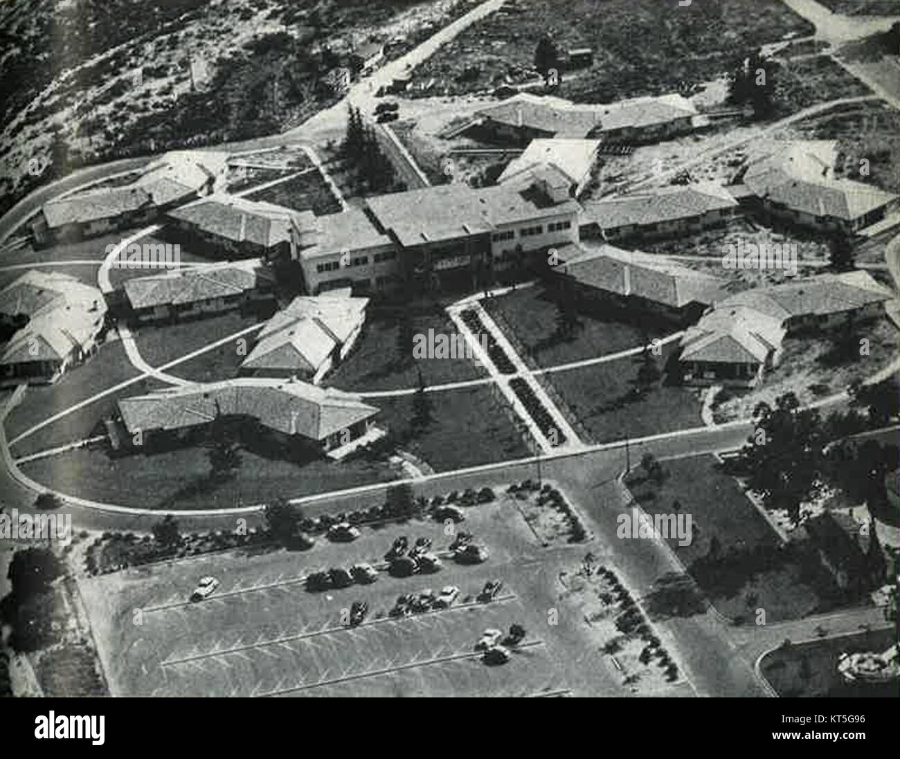 Samuel Golter fu associato alla città della speranza, un rinomato istituto medico e di ricerca. Il piano terra di questa struttura è spesso il punto d'ingresso per i visitatori, l'accoglienza abitativa e le aree amministrative del centro. Foto Stock