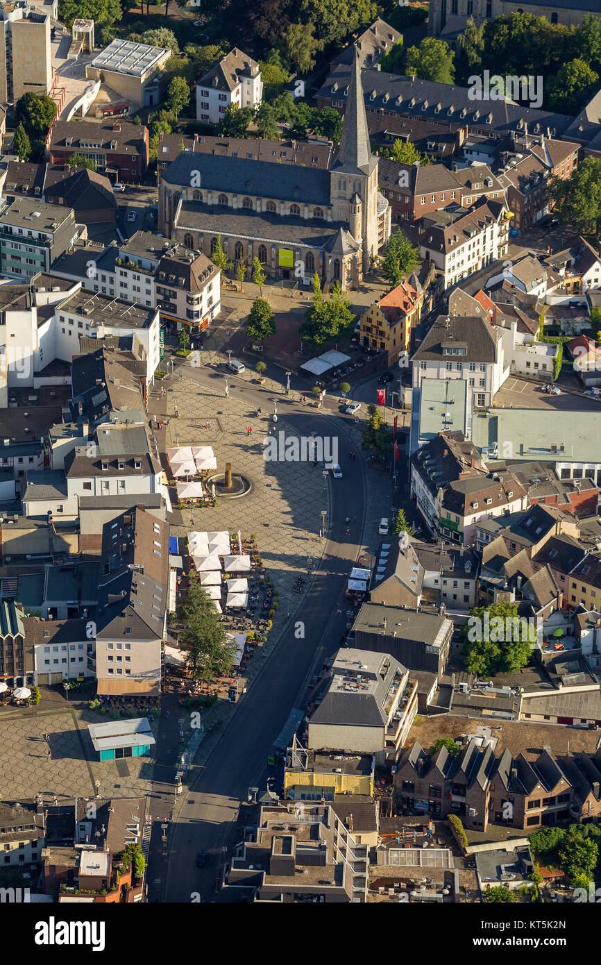 Alter Markt con Kath. Haupt chiesa parrocchiale, Mönchengladbacher Münster,, Altstadt von Mönchengladbach, Mönchengladbach, Basso Reno, Nord Rhine-Westph Foto Stock