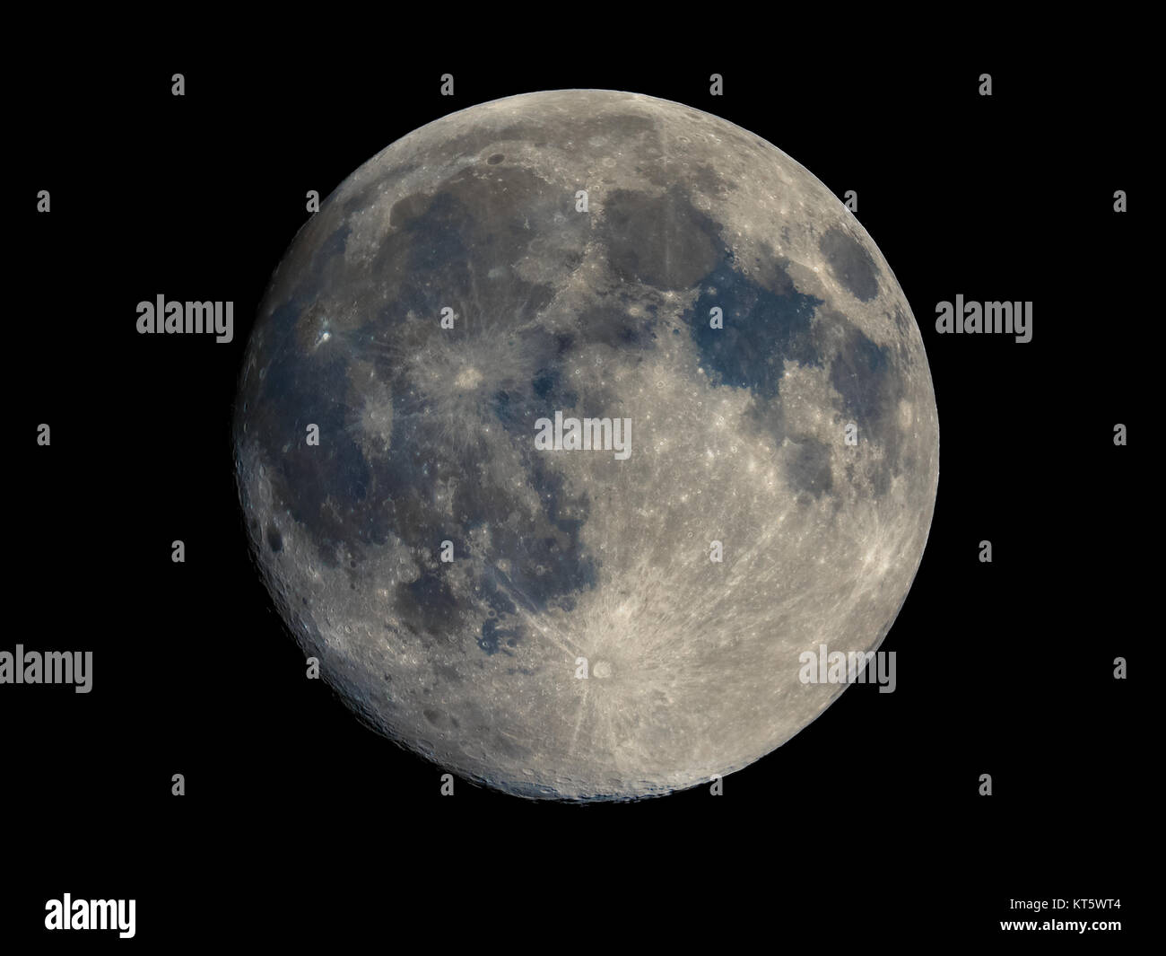 Luna piena visto con telescopio Foto Stock