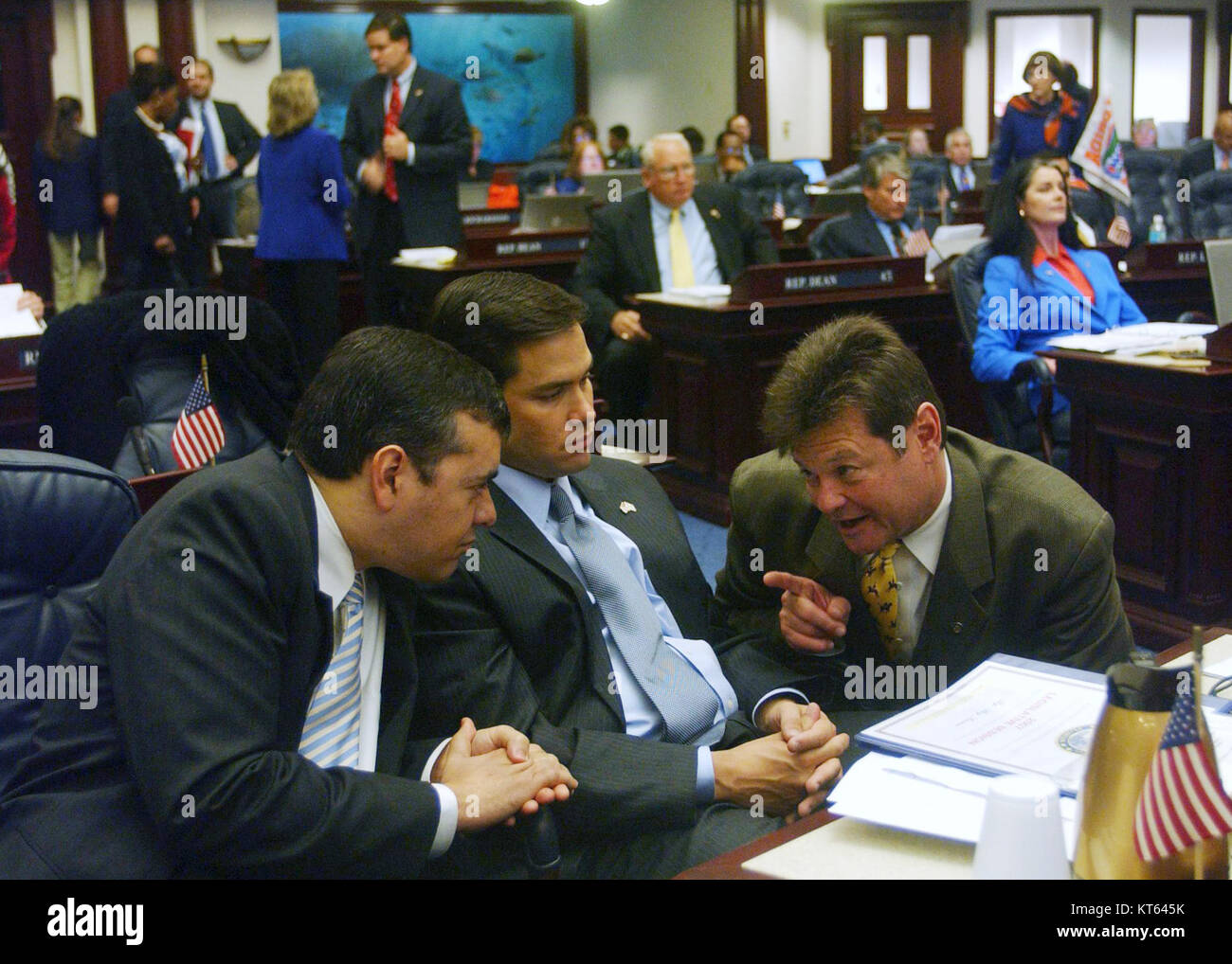 Questa immagine mostra l'oratore Rubio all'inaugurazione di un nuovo bilancio governativo. Esso cattura il momento del suo discorso e della sua presentazione pubblica, evidenziando il processo politico e la pianificazione di bilancio. Foto Stock