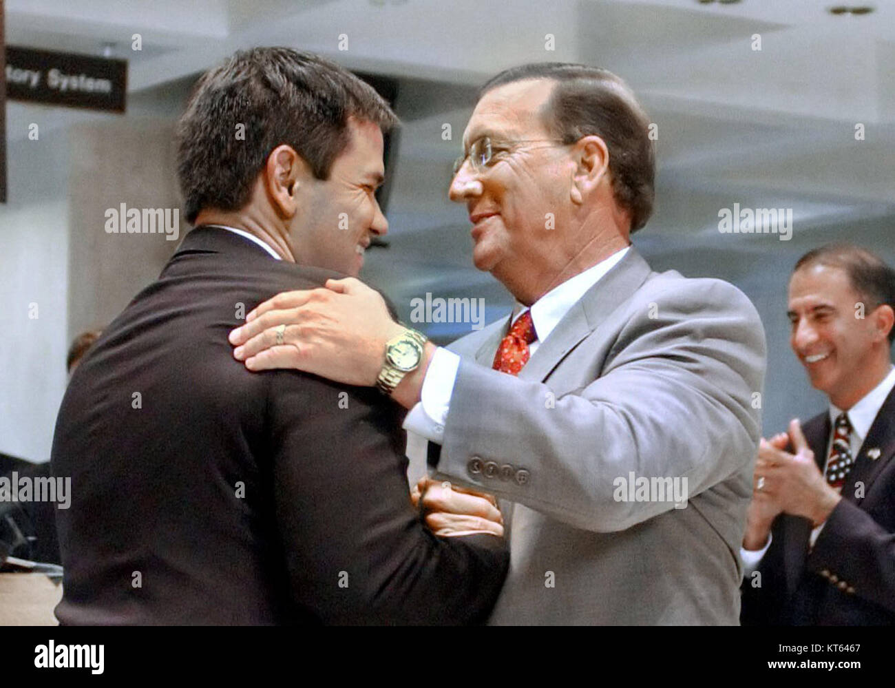 Il presidente della camera della Florida Marco Rubio è visto con il presidente del Senato Ken Pruitt, che mostra i loro ruoli nella legislatura statale della Florida. Foto Stock