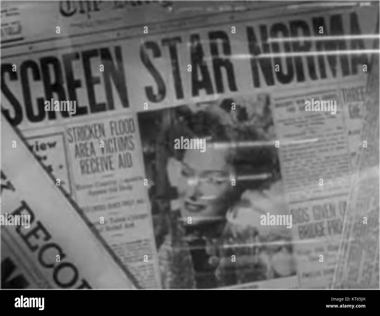 Sunset Boulevard, una famosa strada di Los Angeles, è conosciuta per la sua storia nell'industria dell'intrattenimento ed è immortalata nella cultura cinematografica e pop, catturando l'essenza di Hollywood. Foto Stock