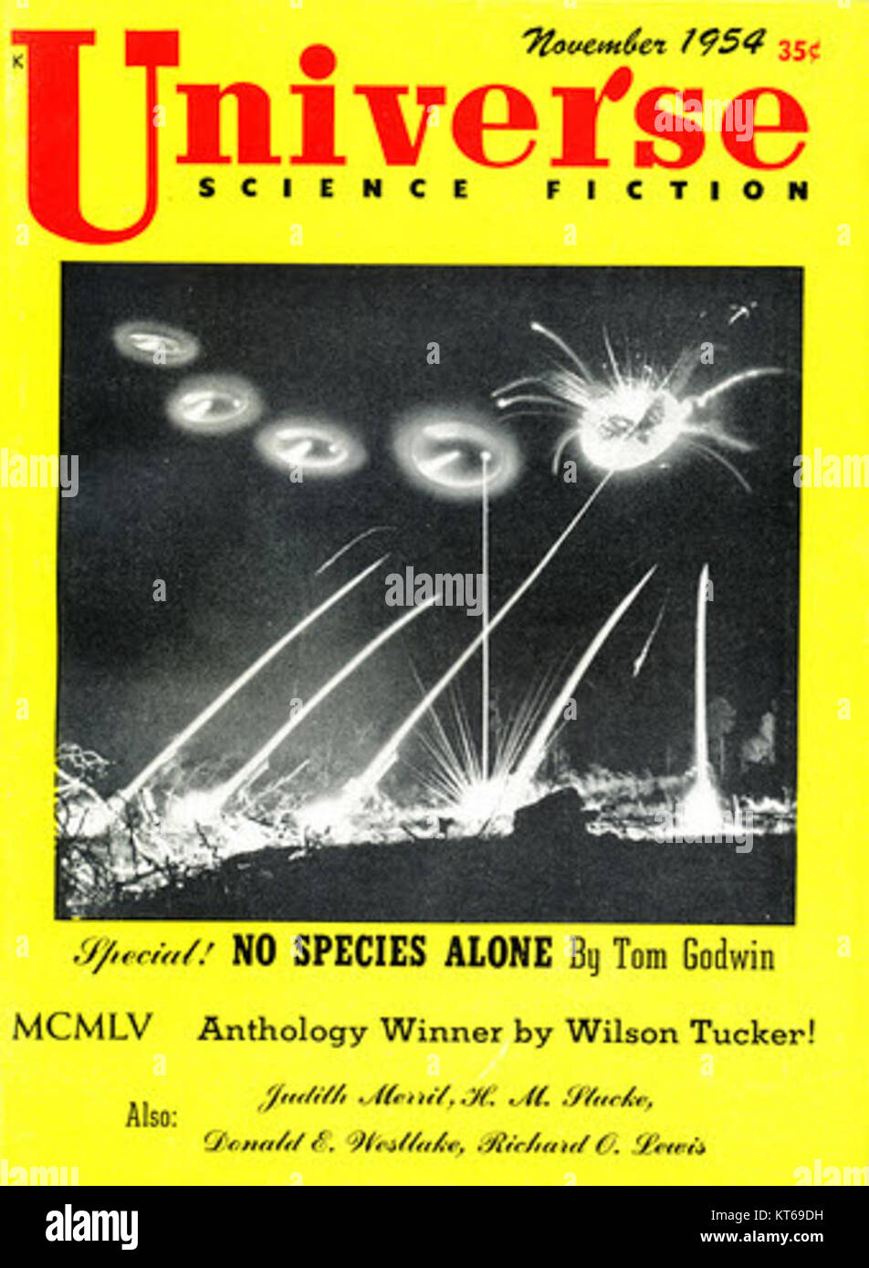 Questo è un numero della rivista di fantascienza "Universe" del novembre 1954. La rivista contiene storie di narrativa speculativa, con temi incentrati sulla tecnologia futuristica, gli incontri alieni e l'esplorazione dello spazio. Foto Stock