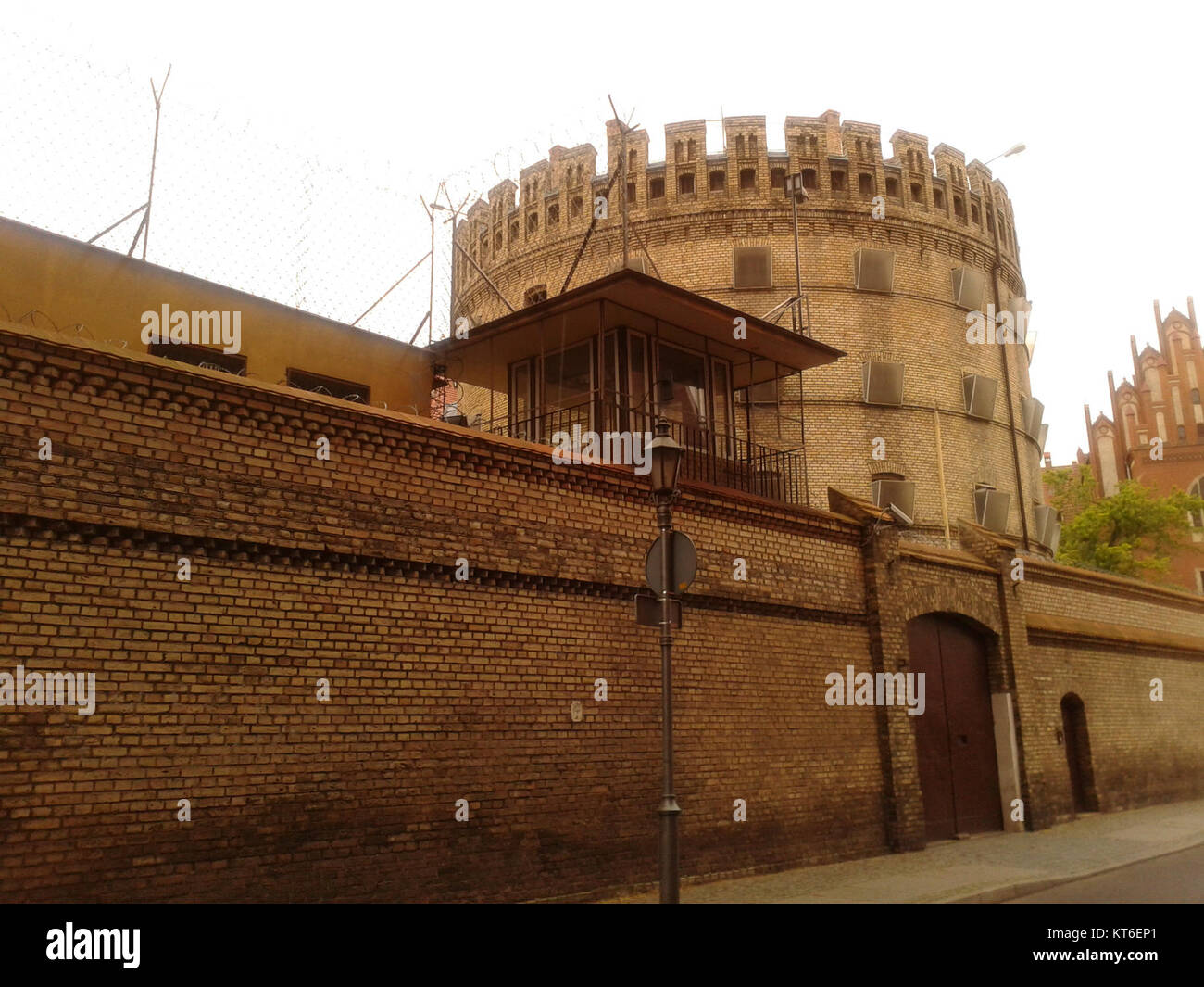 L'Areszt C59Aledczy di Toruń, Polonia, è un complesso carcerario storico. Durante il periodo in cui ospitava i prigionieri politici, ha svolto un ruolo importante nel patrimonio sociale e storico della regione. Foto Stock