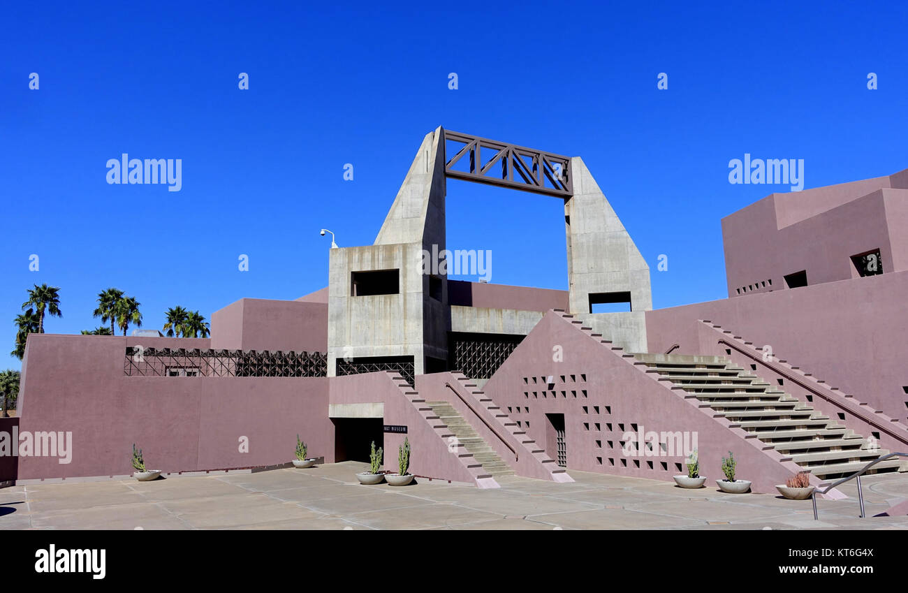 Questa immagine mostra l'Arizona State University Art Museum situato nel campus Tempe in Arizona. Il museo presenta diverse collezioni d'arte ed è parte integrante delle offerte culturali dell'università. Foto Stock