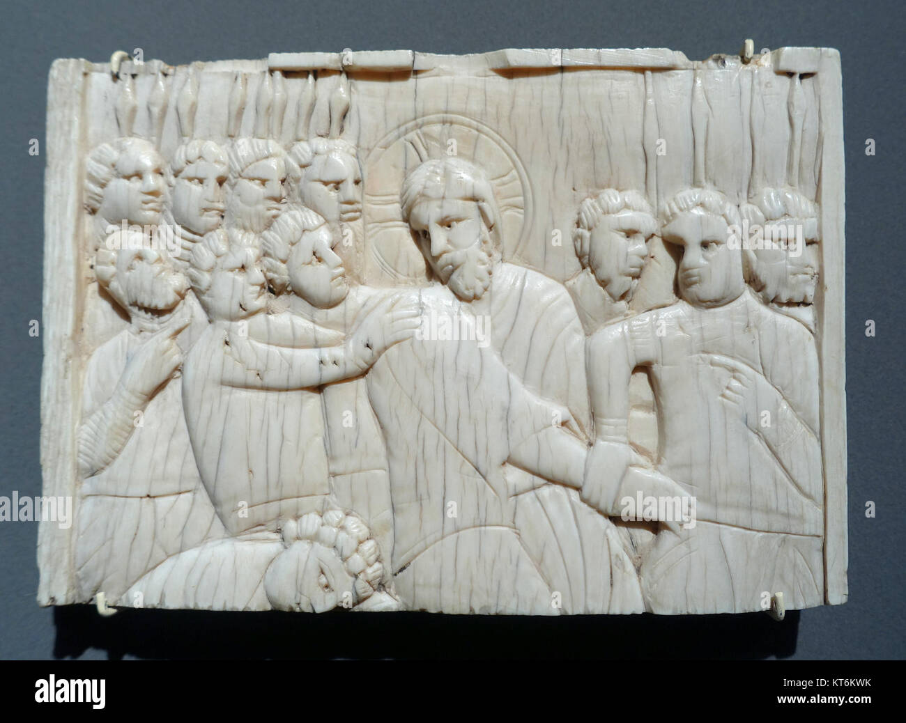L'arresto di Cristo è un'opera d'avorio del sud Italia, risalente alla fine dell'XI secolo. Rappresenta una scena biblica ed è ospitato nel Bode-Museum di Berlino. Foto Stock