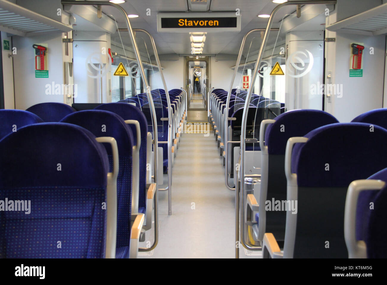 Arriva spurt è un servizio ferroviario, con interni di seconda classe che offrono un'esperienza di viaggio moderna e confortevole per i passeggeri. Questo fa parte dell'offerta di servizi di arriva spurt nel trasporto regionale. Foto Stock